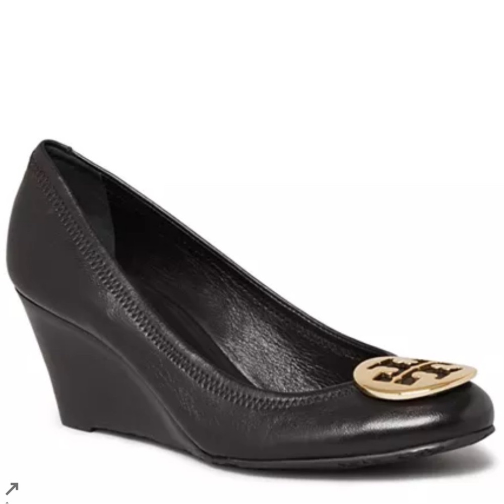 Tory Burch Genuine Leather
Classic Flexible Wedge Heel Black
Gold Shoes 9.5